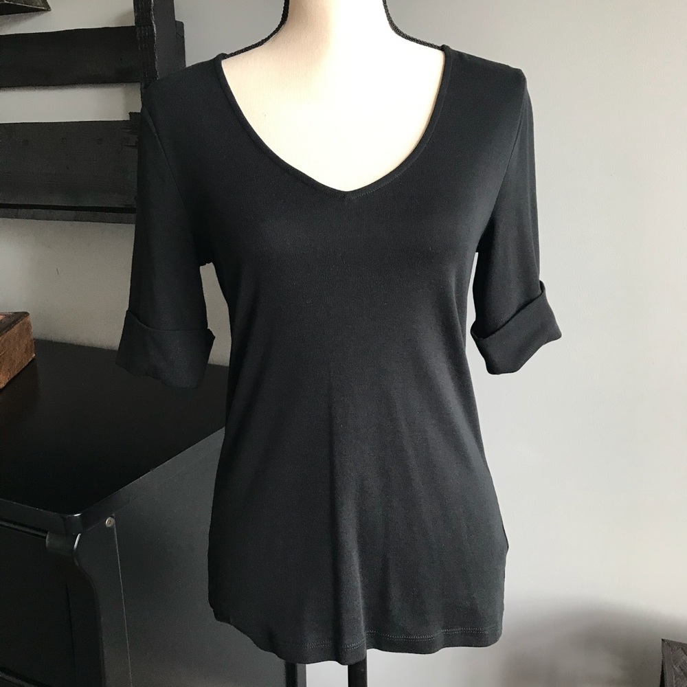 Black Mid-Length Sleeve V-Neck Top, Size Medium